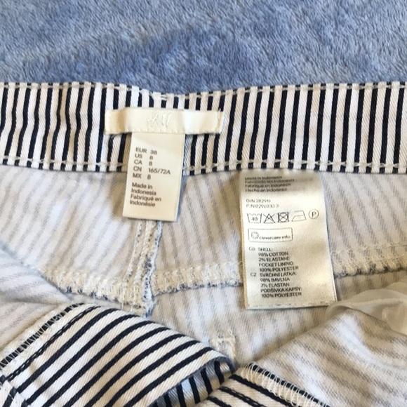 H&M blk/white striped shrtsTODAY ONLY 🇺🇸 - Picture 3 of 4